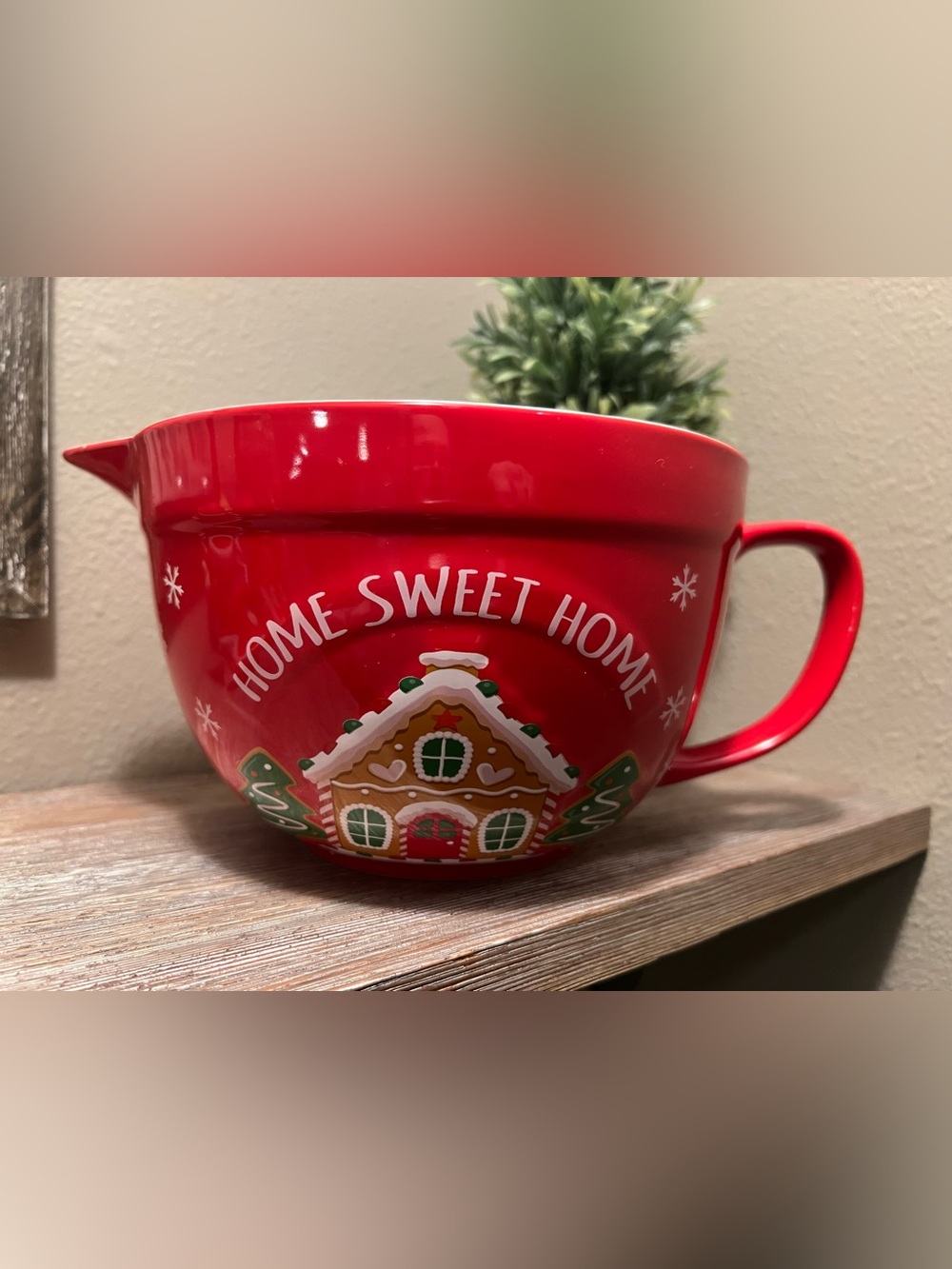 Home Sweet Home Red Gingerbread 2 Quart Mixing Bowl with Handle